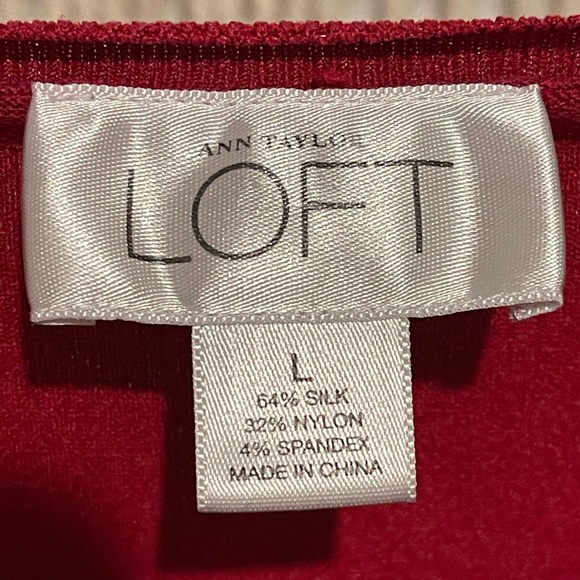 LOFT Ann Taylor Silk Long Sleeve V-Neck Top Size L - Picture 2 of 4